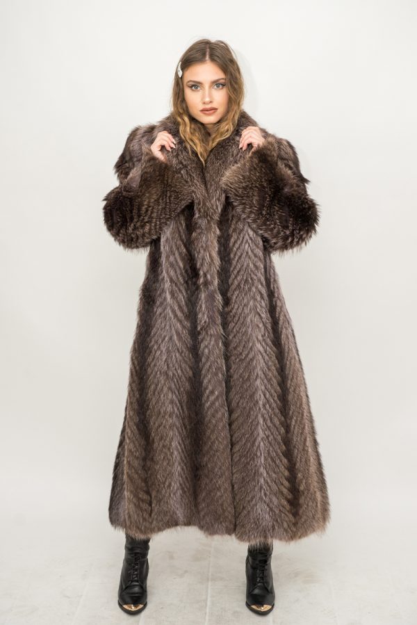 cosmos-furs-2021-natural-female-skins-top