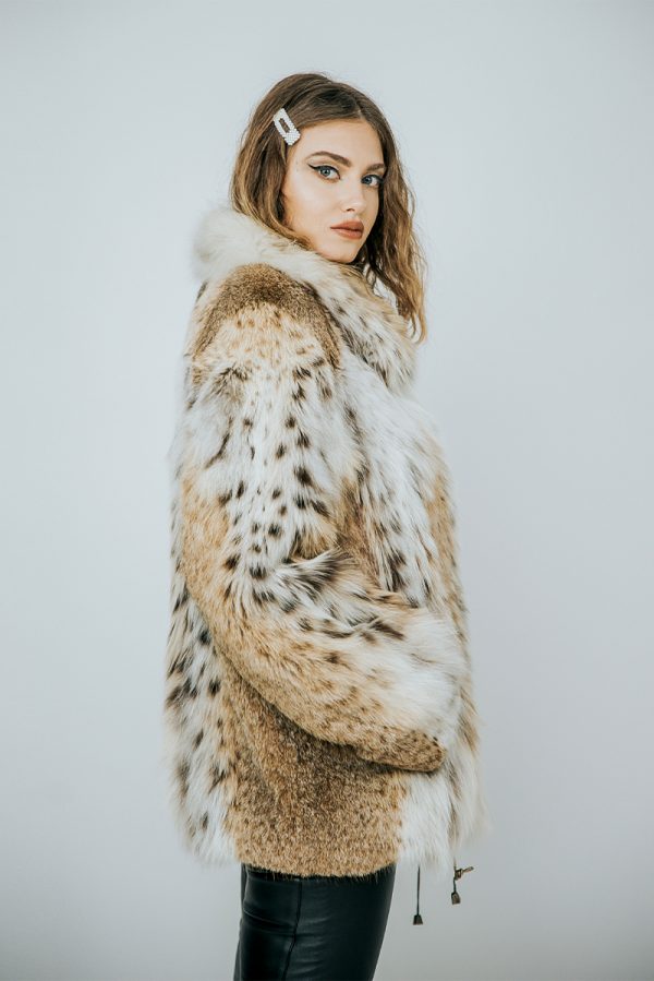 cosmos-furs-2021-natural-female-skins-top