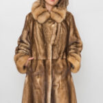 cosmos-furs-2021-natural-female-skins-top